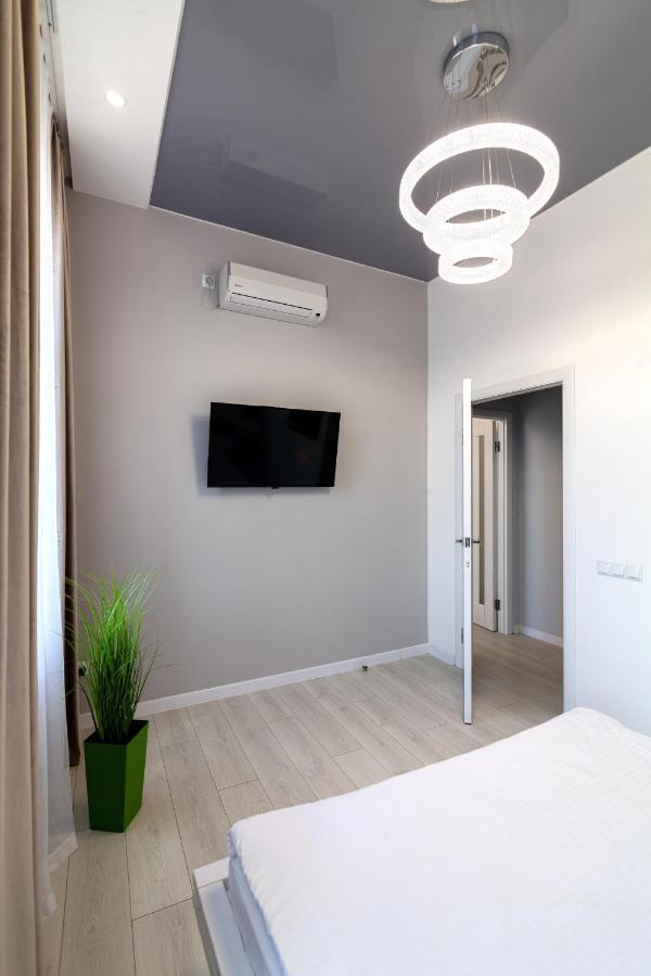Leogrand Vip Apartments On Pidhirna 3 ลวีฟ ภายนอก รูปภาพ