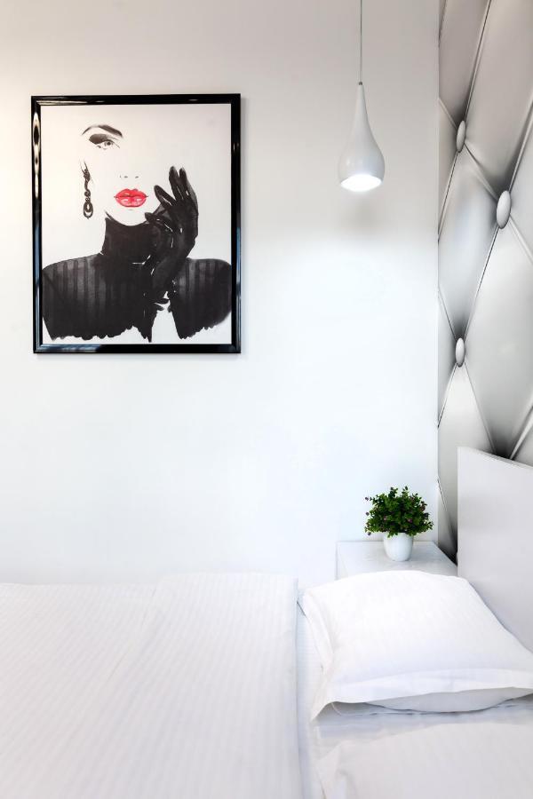 Leogrand Vip Apartments On Pidhirna 3 ลวีฟ ภายนอก รูปภาพ